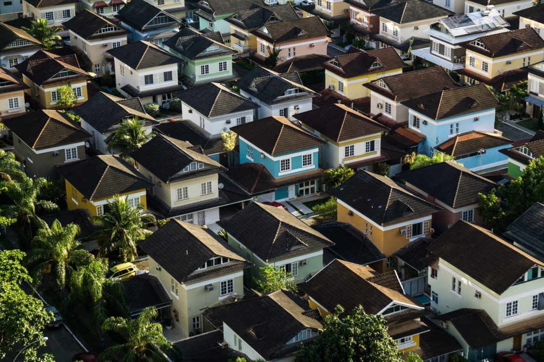 housing drags gold