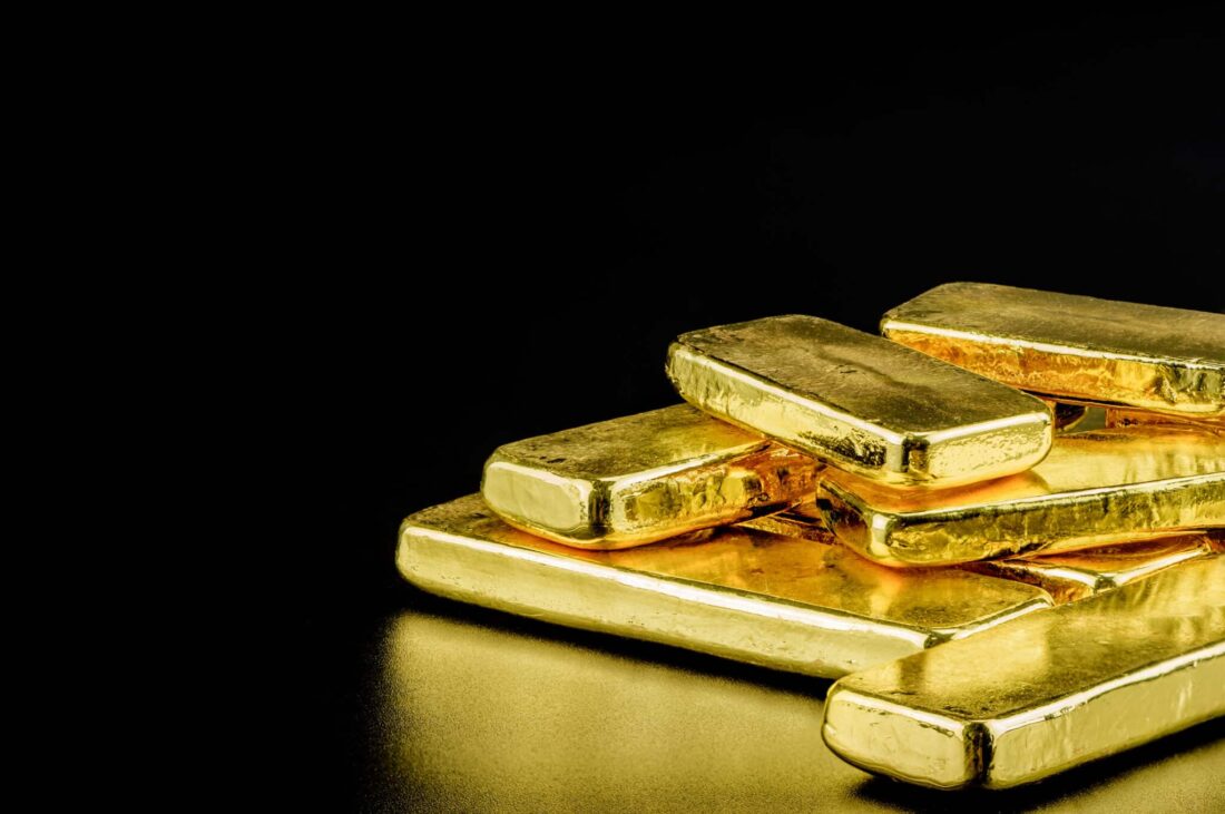 Close,Up,Pure,Gold,Bar,Ingot,Put,On,The,Black